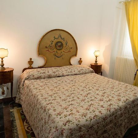 La Casa Nel Vico Apartment Маритима Екстериор снимка