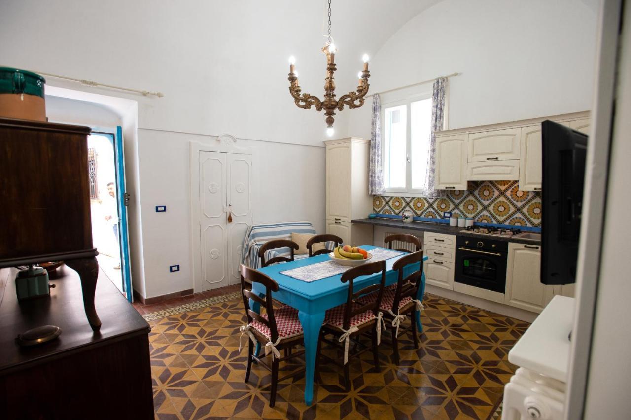 La Casa Nel Vico Apartment Маритима Екстериор снимка